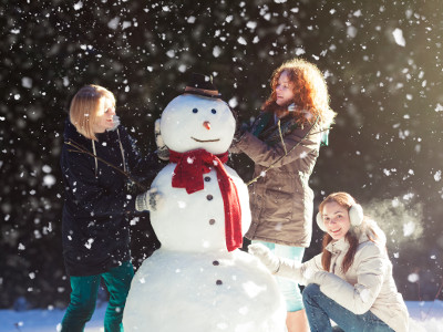 EVINTA_Weihnachtsfeier_Schneemann bauen