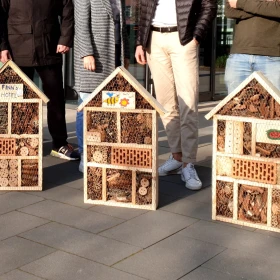 fertig gebaute Insektenhotels