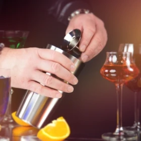Shaker wird befüllt
