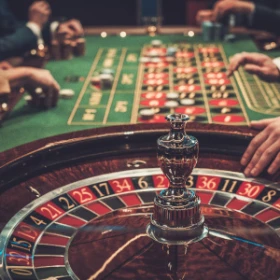 Roulette Tisch mit Personen