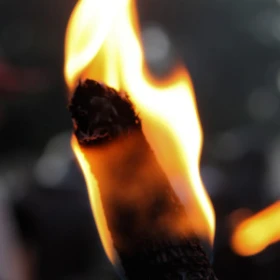 brennende Fackel in Nahaufnahme