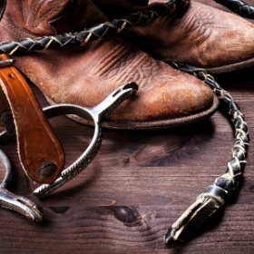 Cowboystiefel mit Sporen