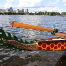 der Drachenschwanz eines Bootes