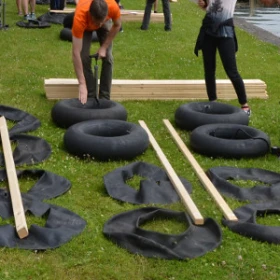 Floßbau mit Gummireifen