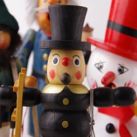 verschiedene Räuchermännchen