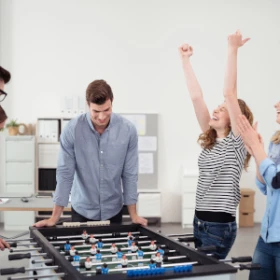 Team gewinnt beim Tischkicker