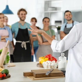 Begrüßung bei einem Kochkurs