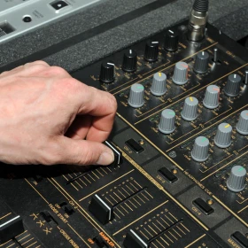 Hand bedient Mischpult