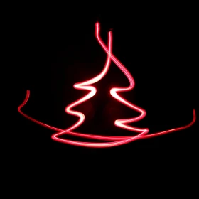 Lichtermalerei mit rotem Licht, Tannenbaum