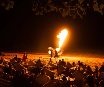 Feuershow vor Publikum, Feuerspucker