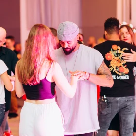 Pärchen beim Tanzkurs