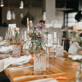 sommerliche Tischdekoration