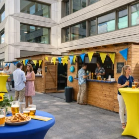 Markstände mit Wimpelketten