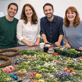 Workshop in einem Büro, Blumenkränze binden