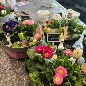 EVINTA_Floristikworkshop_07 Osterschalen, Blumen, österliche Dekoration
