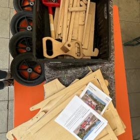 Bausatz Seifenkiste und Anleitung