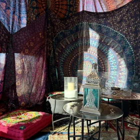 gemütliche Sitzecke im orientalischen Stiel