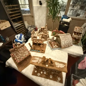 fertige Bauwerke aus Lebkuchenplatten