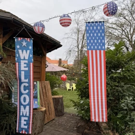 Banner und Lampions im amerikanischen Style