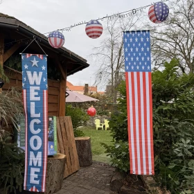 Banner und Lampions im amerikanischen Style