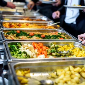 Buffet in Chafings