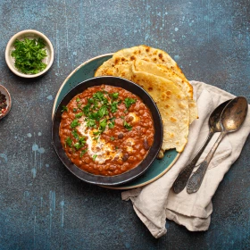 typisches Gericht auf einem Teller serviert